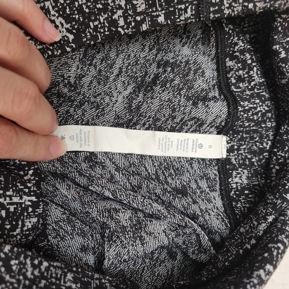 Lululemon size 6 high times pants jacquard black and white - Picture 11 of 11